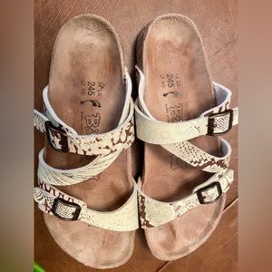 Birkie’s by Birkenstock